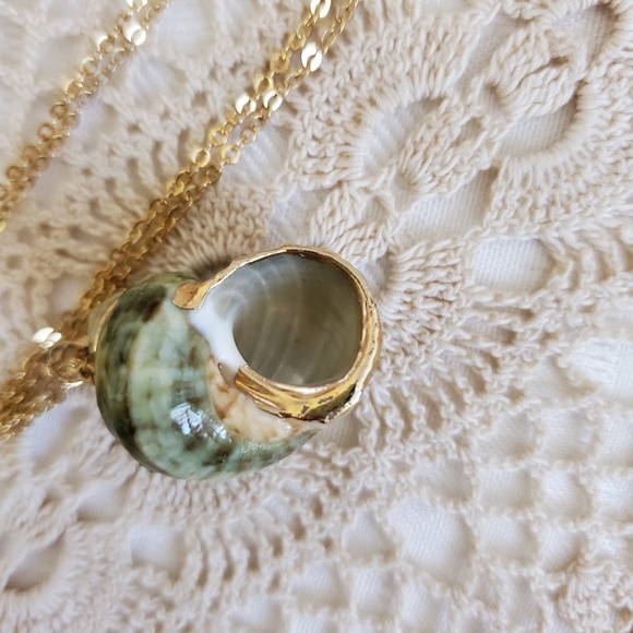 Gold Plated Sea Shell Necklace - Picture 4 of 6